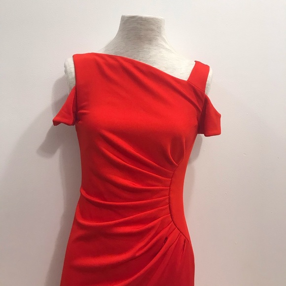 Karen Millen red front gathered sheath dress. NWT. Size 6 - Picture 3 of 13